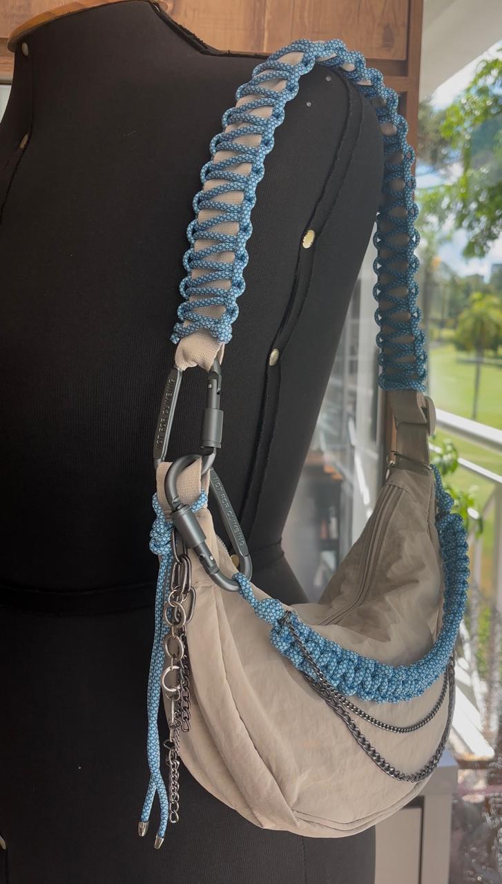 Bolsinha Creme Corda Azul